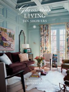 A small living room in a glamorous style